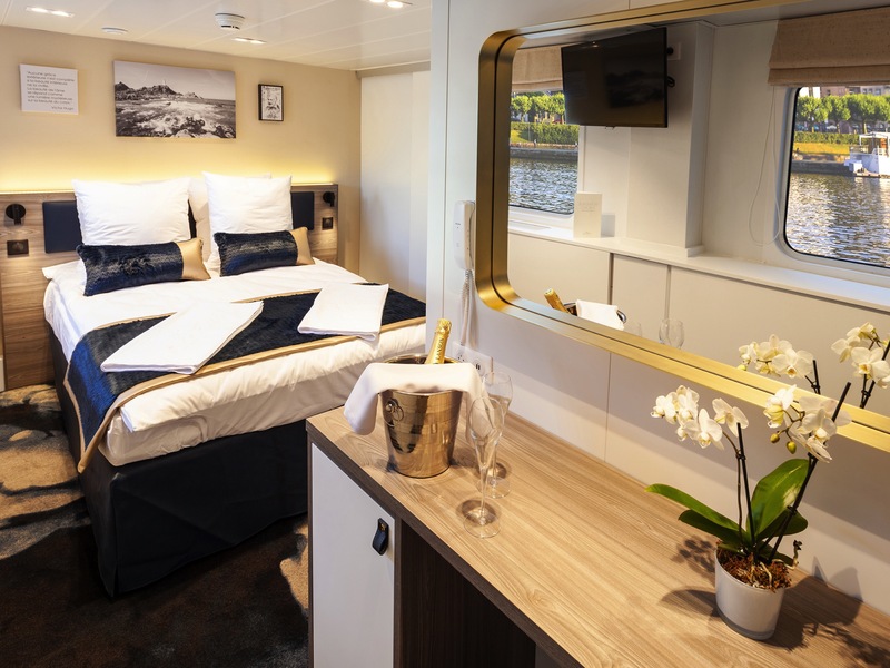 CAT. C - Main Deck 1 Double Bed